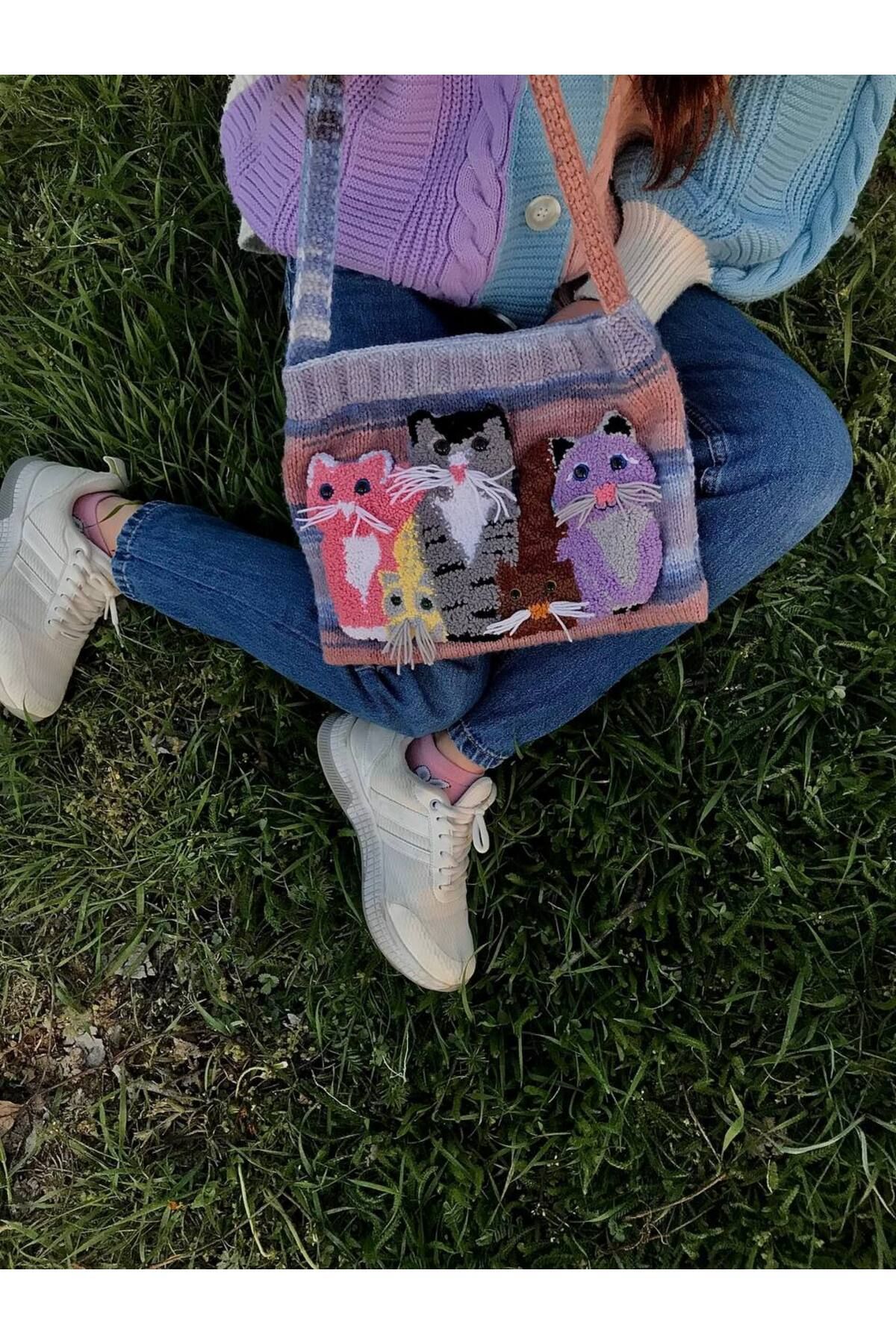 HanimLoop Kedi Figürlü Renkli Örgü Omuz Çantası