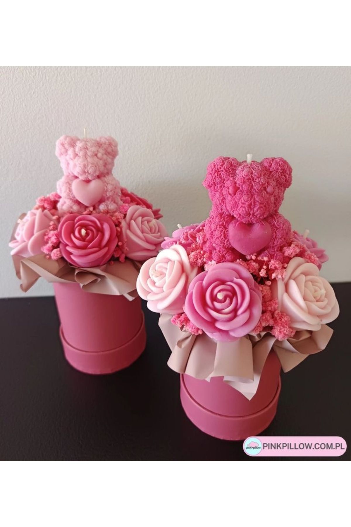 candleandgiftland Kutuda Güller ve Kalp Tutan Ayıcık Mum Hediye