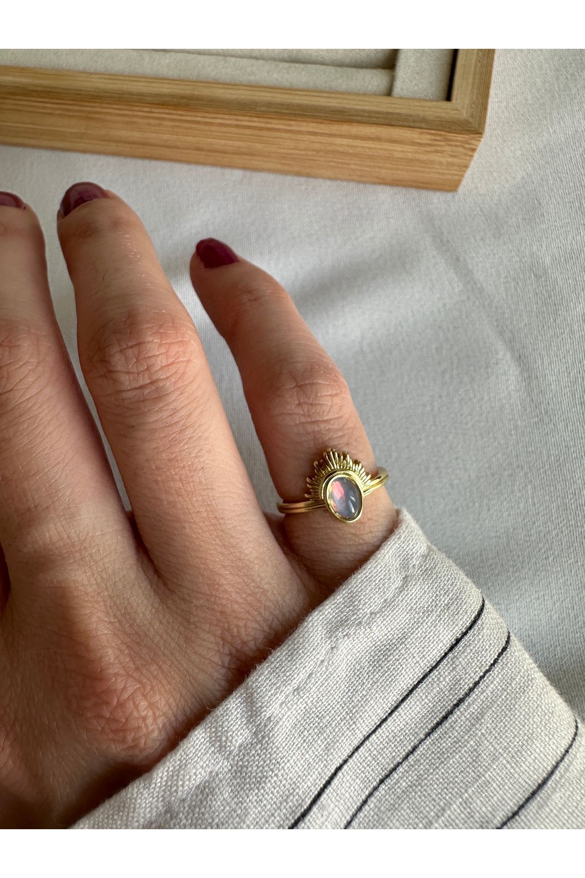 ringbox Gold Yanardöner Taşlı Güneş Model Serçe Parmak Yüzüğü