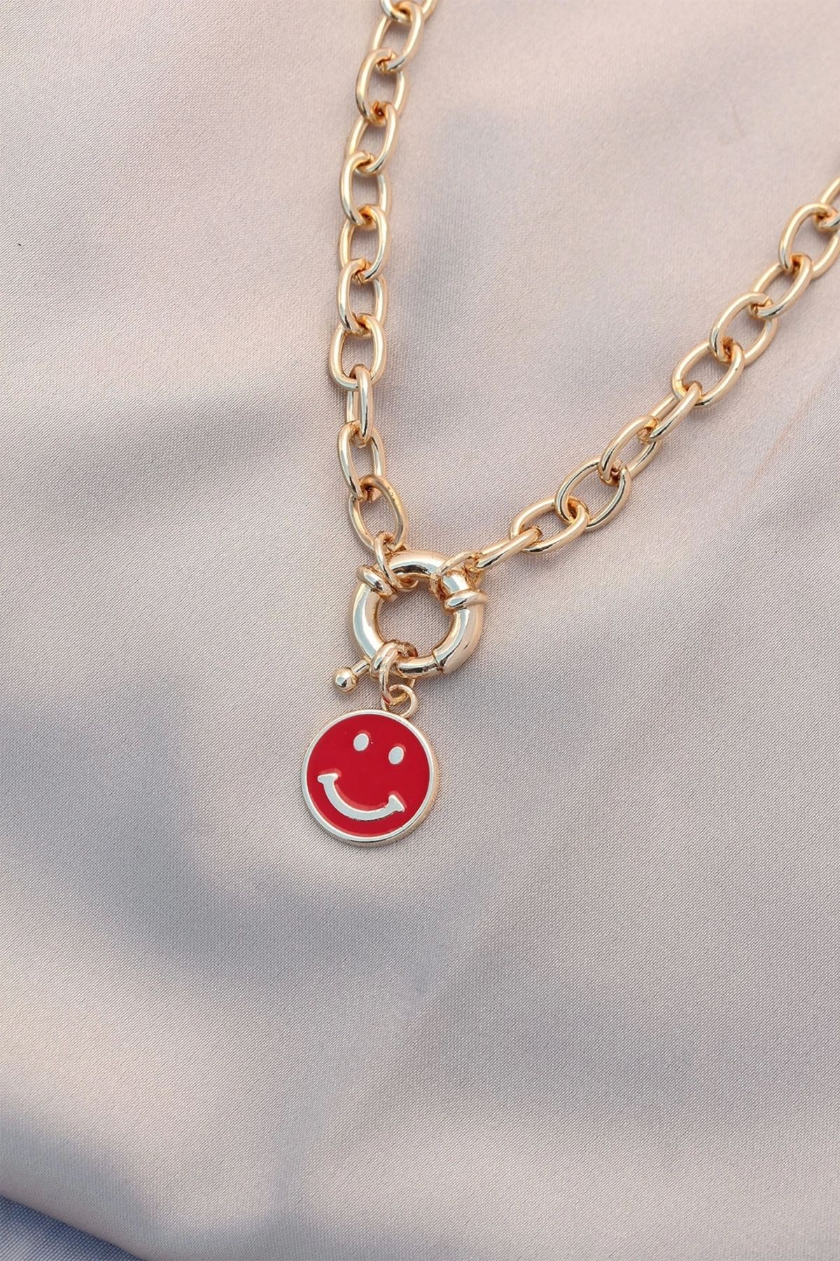 Moco Yeni Sezon Kırmızı Renk Smile Model Retro Gold Metal Kolye