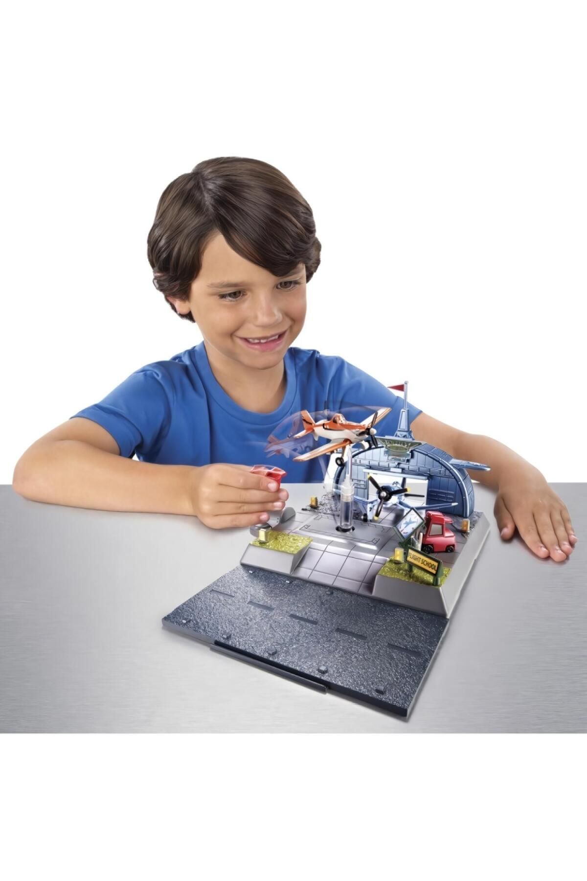 e-life shop Orijinal Lisanslı Disney Planes Kaptan Riley Uçuş Okulu Oyuncak Seti Action Shifters BFM39