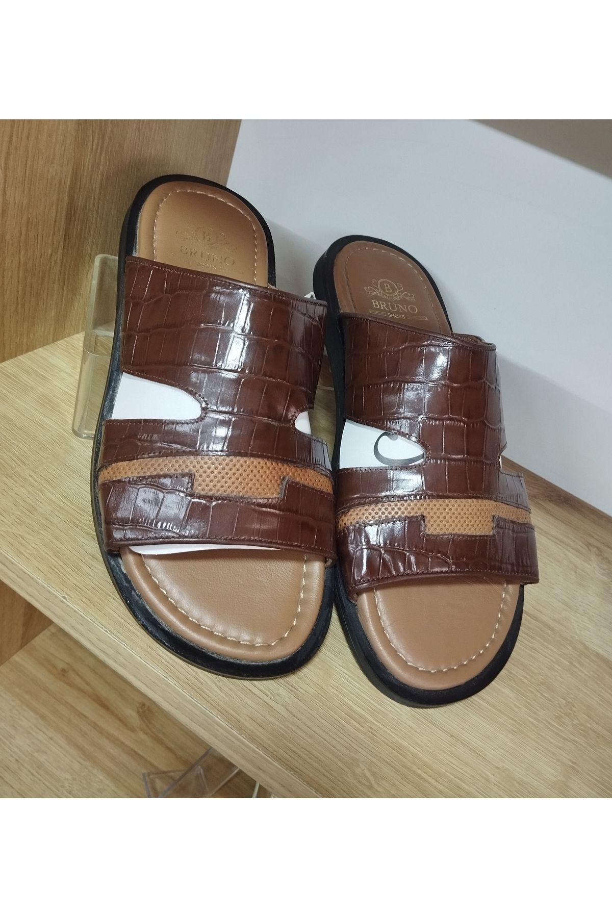 Alex Hakiki Deri Erkek Terlik Modelleri