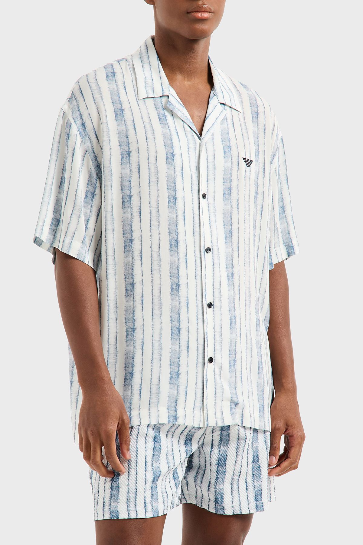 Emporio Armani Desenli Comfort Fit Apaş Yaka Kısa Kollu Gömlek Erkek GÖMLEK EM000593 AF12351 F0027