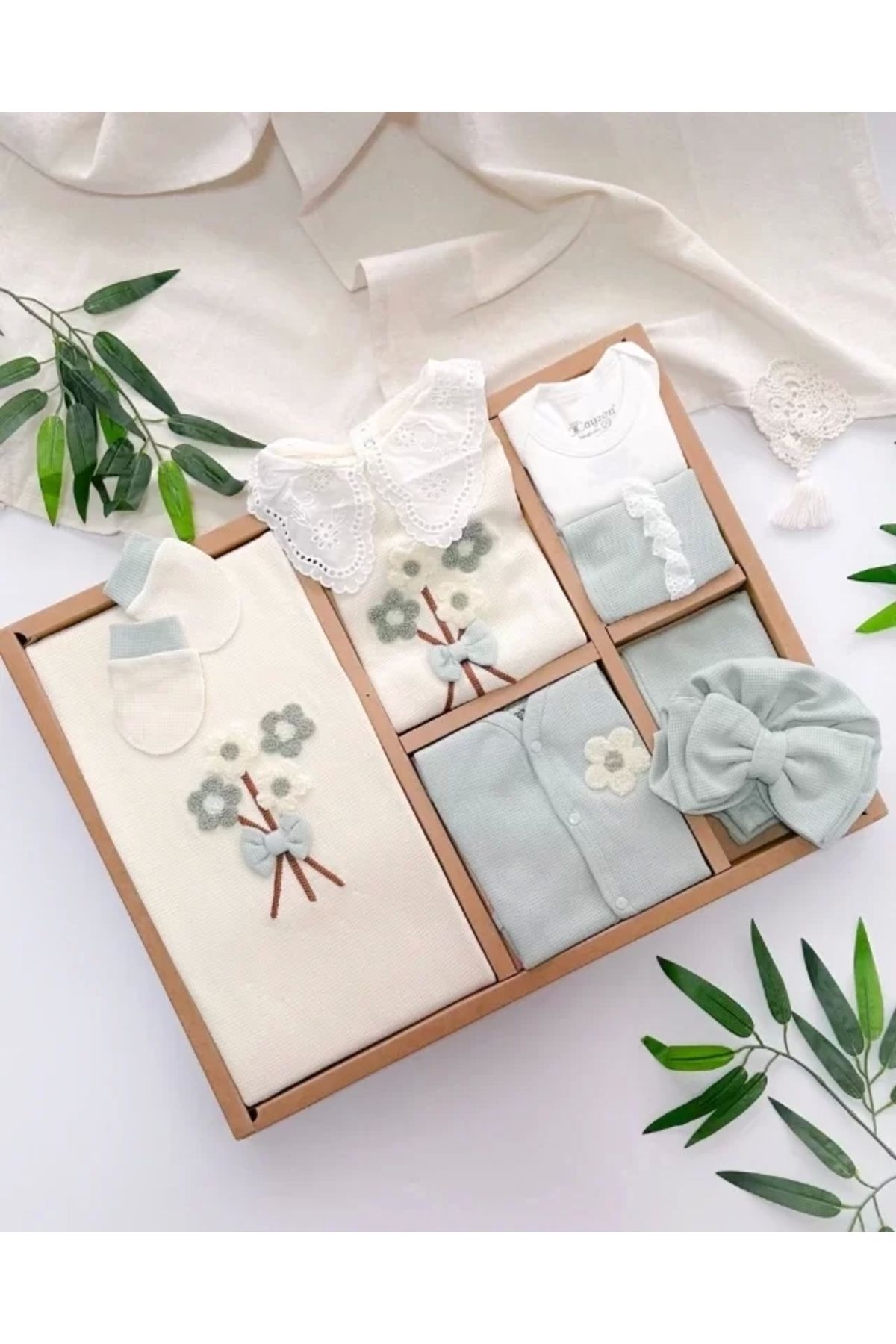 Moda Şahsenem Fiyonk Ve Çiçek Detaylı %100 Pamuk 10 Parça Bebek Hastane Çıkış