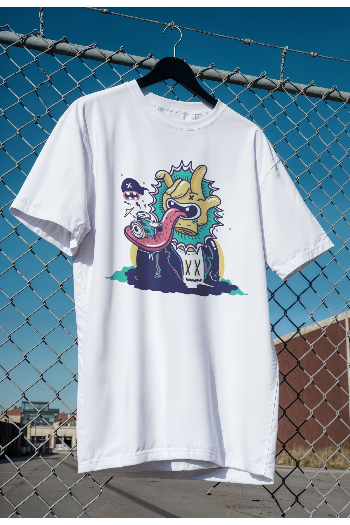 mooodcase Unisex Oversize Beyaz T-Shirt Bisiklet Yaka Kısa Kollu Pamuklu Urban Art Desenli