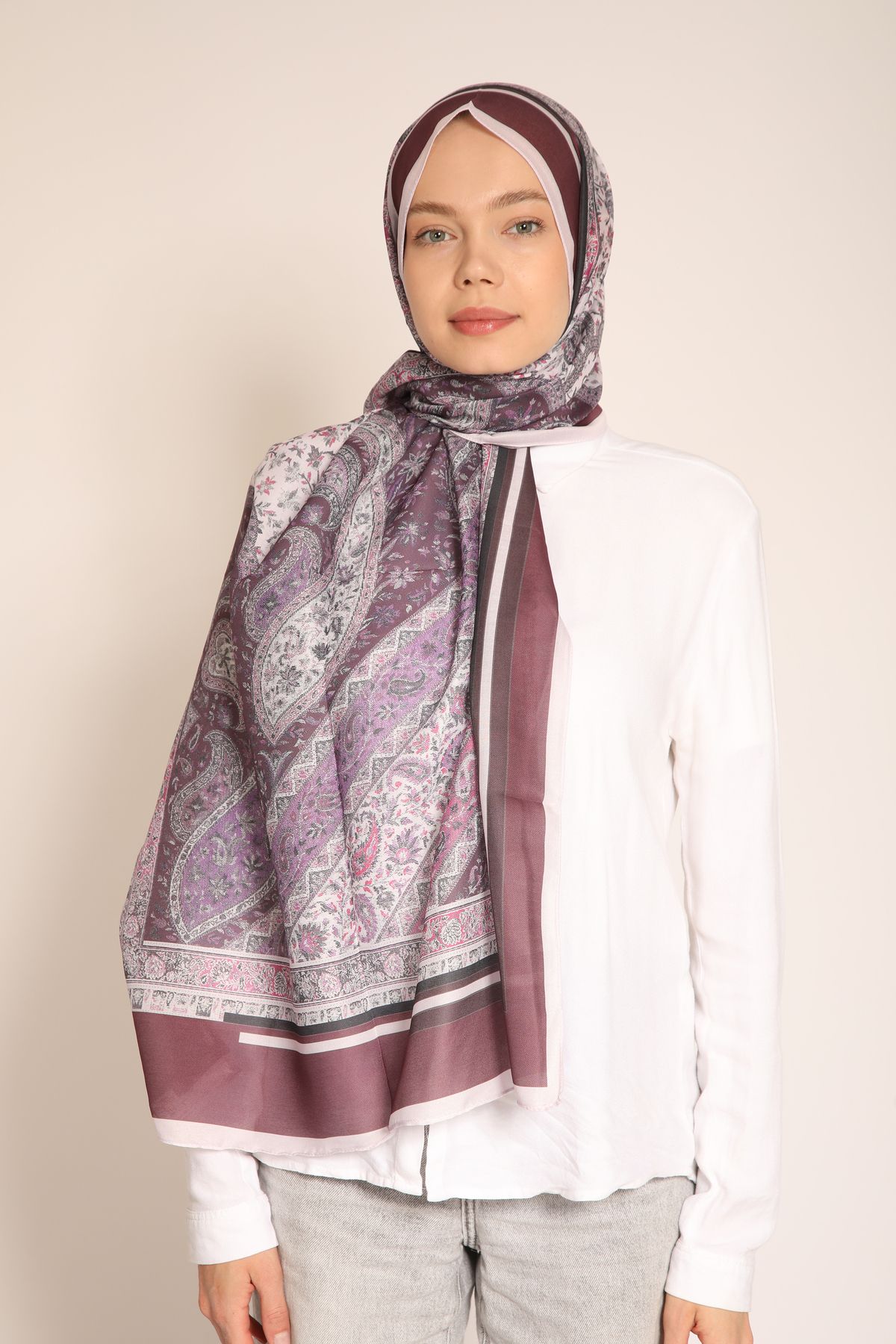 BERCHEM SCARF Bordo ve Lila Tonlarında Etnik Desenli Soft Kumaş Şal – Şıklığıyla Göz Alıcı