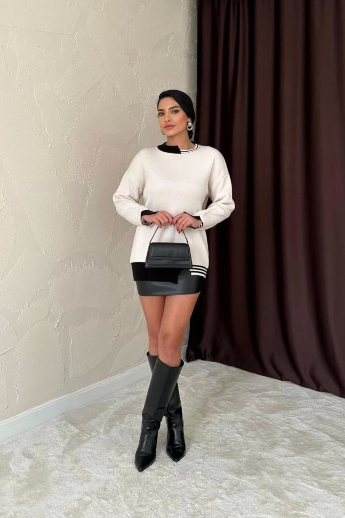 nedo7 Siyah Yaka Ve Manşet Garnili Triko Kazak