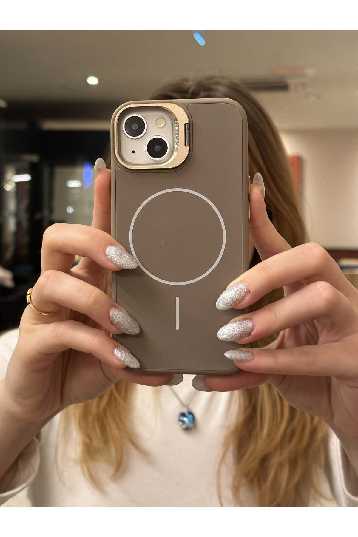Paladyum Case iPhone 15 Uyumlu İnce MagSafe Çizgili Metal Kamera Çerçeve Standlı Çöl Titanyum Kılıf