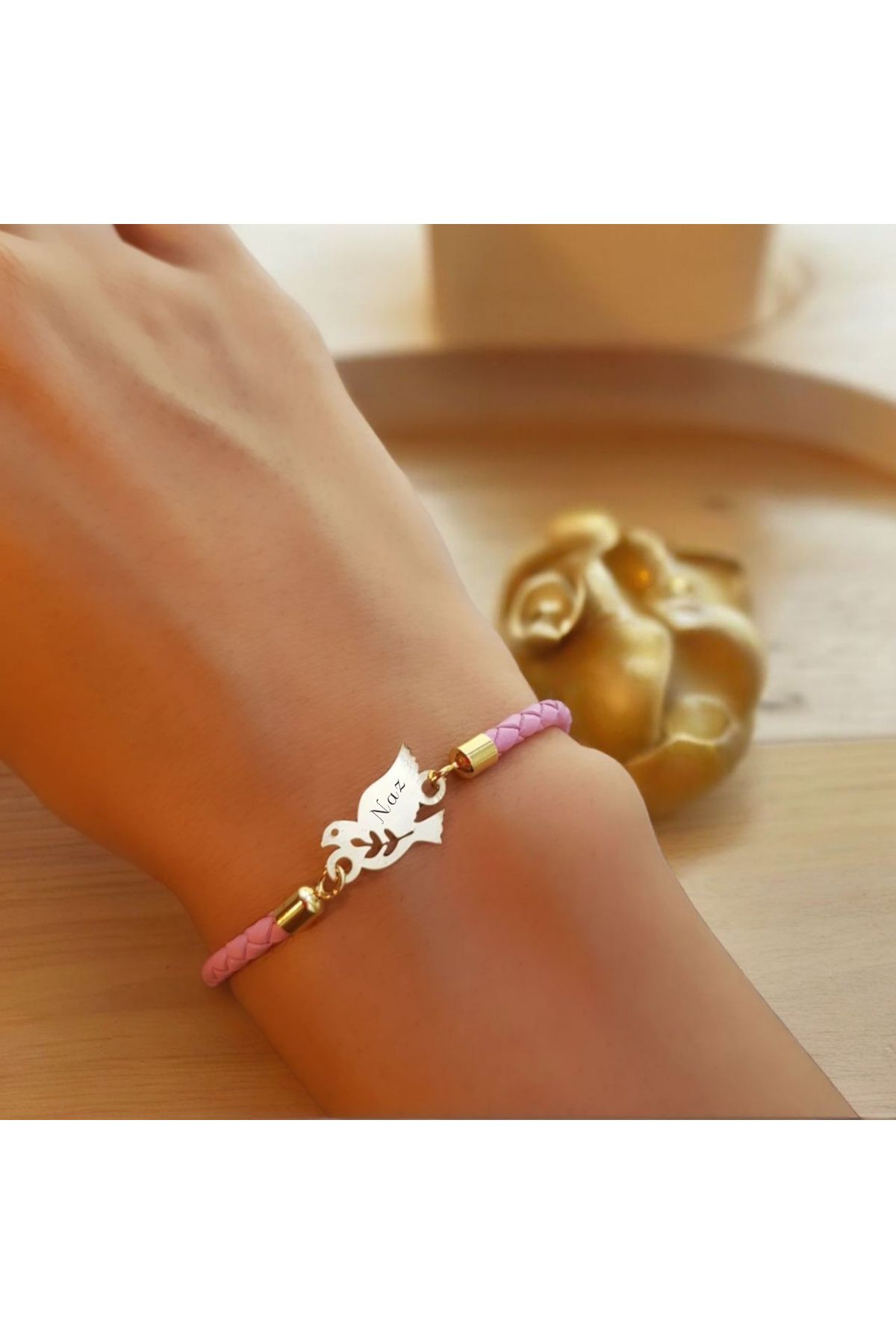 ARCHINO GOLD Kuş Motifli 14 Ayar Altın Plakalı Doğal Derili Naz İsmine Özel Hediye Bilekliği-444isim-pembe