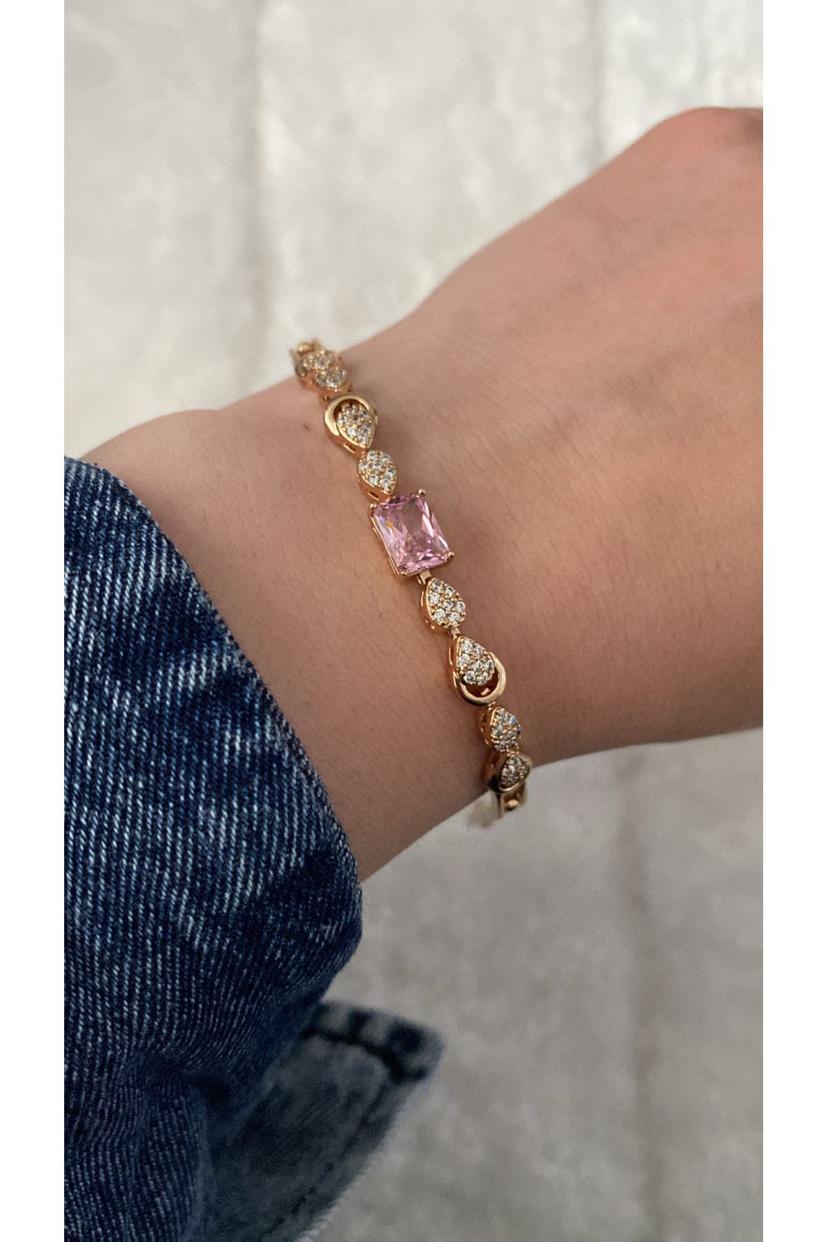 Butik Gold rengi pembe taşlı bileklik
