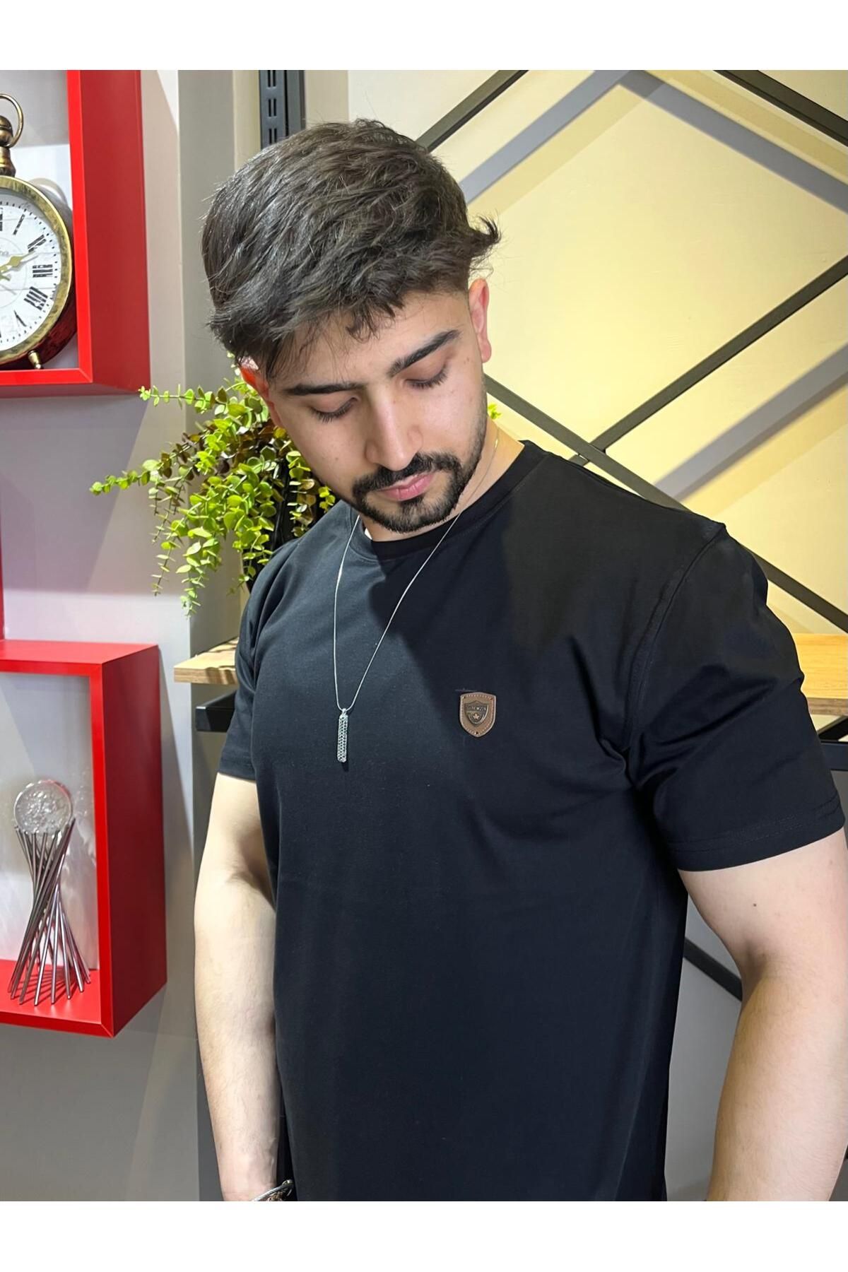 Butik Basic Ön Armalı Siyah Tişört