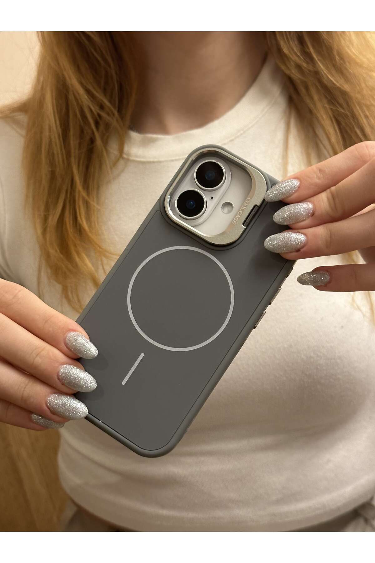 Paladyum Case iPhone 16 Uyumlu İnce MagSafe Çizgili Metal Kamera Çerçeve Standlı Gri Kılıf