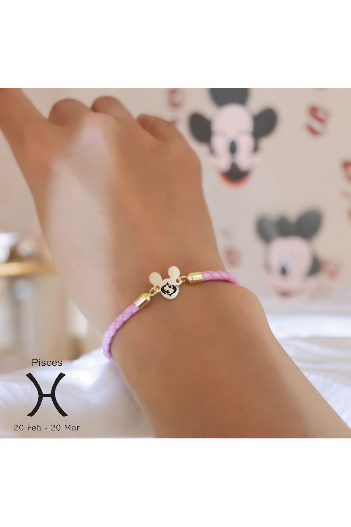 ARCHINO GOLD 14 Ayar Altın Plakalı Mickey Mouse'lu Hakiki Derili Bayanlara Balık Burcu Bilekliği-445burç-pembe