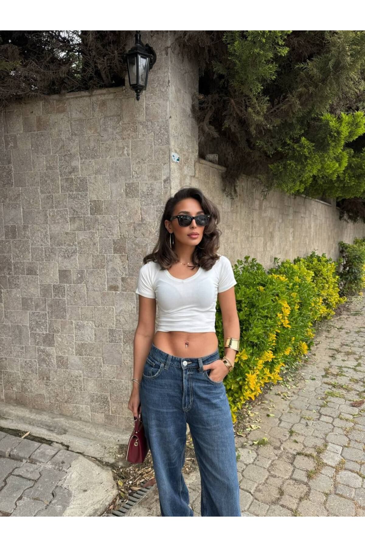 NovaRopa Kadın Beyaz V Yaka Kısa Kol Crop T-shirt-DM476
