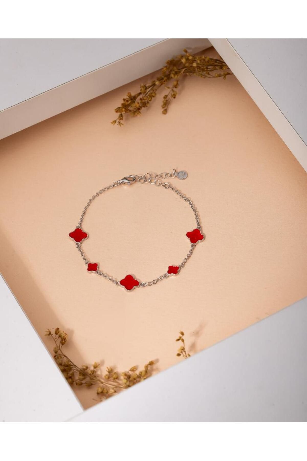 Roza Silver 925 Ayar Rodyum Kırmızı Mineli Yonca Charm Gümüş Bileklik