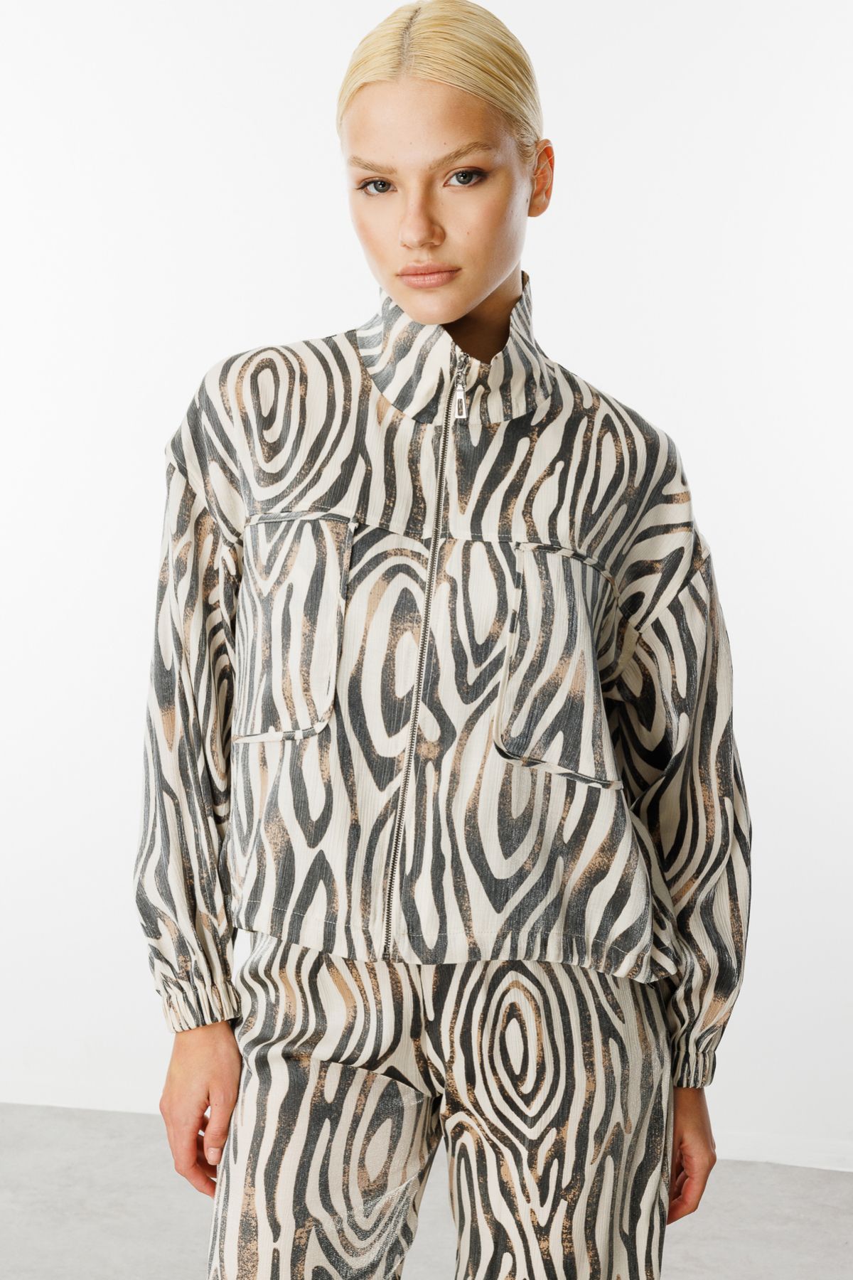 ON TRİKO Desenli Kolları Lastikli Ceket Zebra Desen 52505-25
