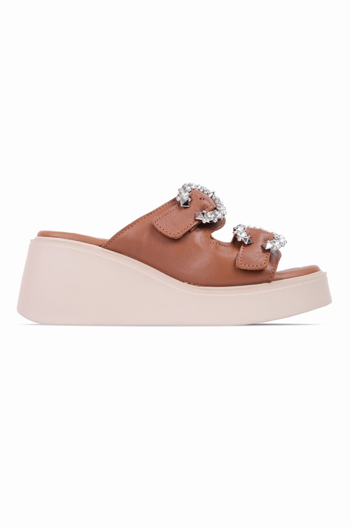 Lal Shoes & Bags Sebari Kadın Hakiki Deri Taş Toka Detaylı Dolgu Topuklu Terlik-Taba
