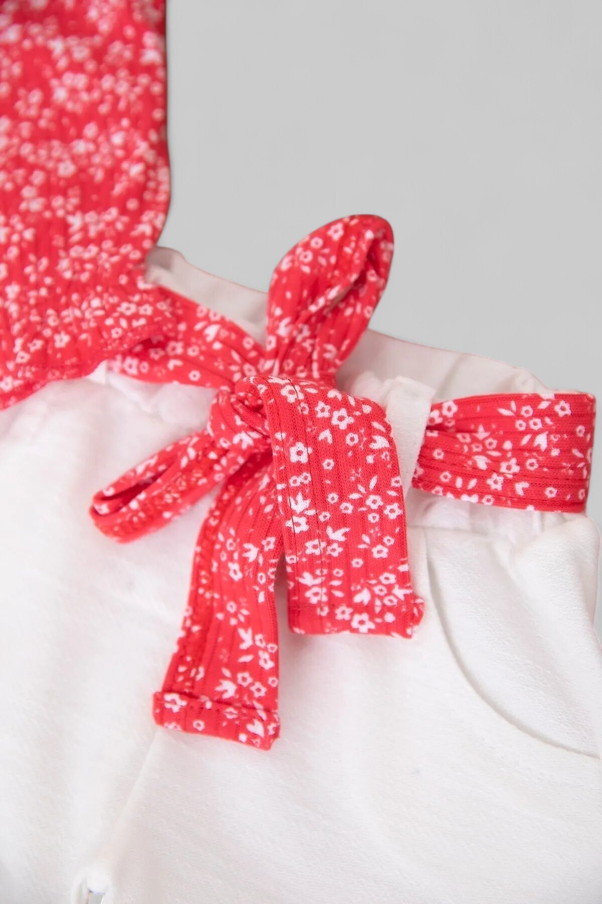 Ege Bebek Kız Bebek Yazlık Interlok Fitilli Kumaş Çiçek Baskılı Müslin Şortlu Alt Üst Bebek Takımı fotoğrafı 5 (önizleme)