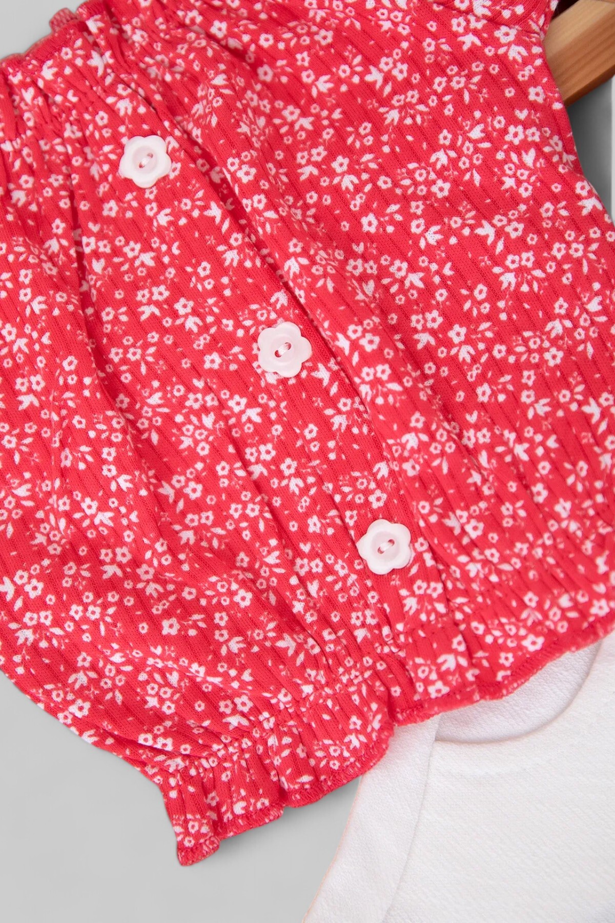 Ege Bebek Kız Bebek Yazlık Interlok Fitilli Kumaş Çiçek Baskılı Müslin Şortlu Alt Üst Bebek Takımı fotoğrafı 4 (önizleme)