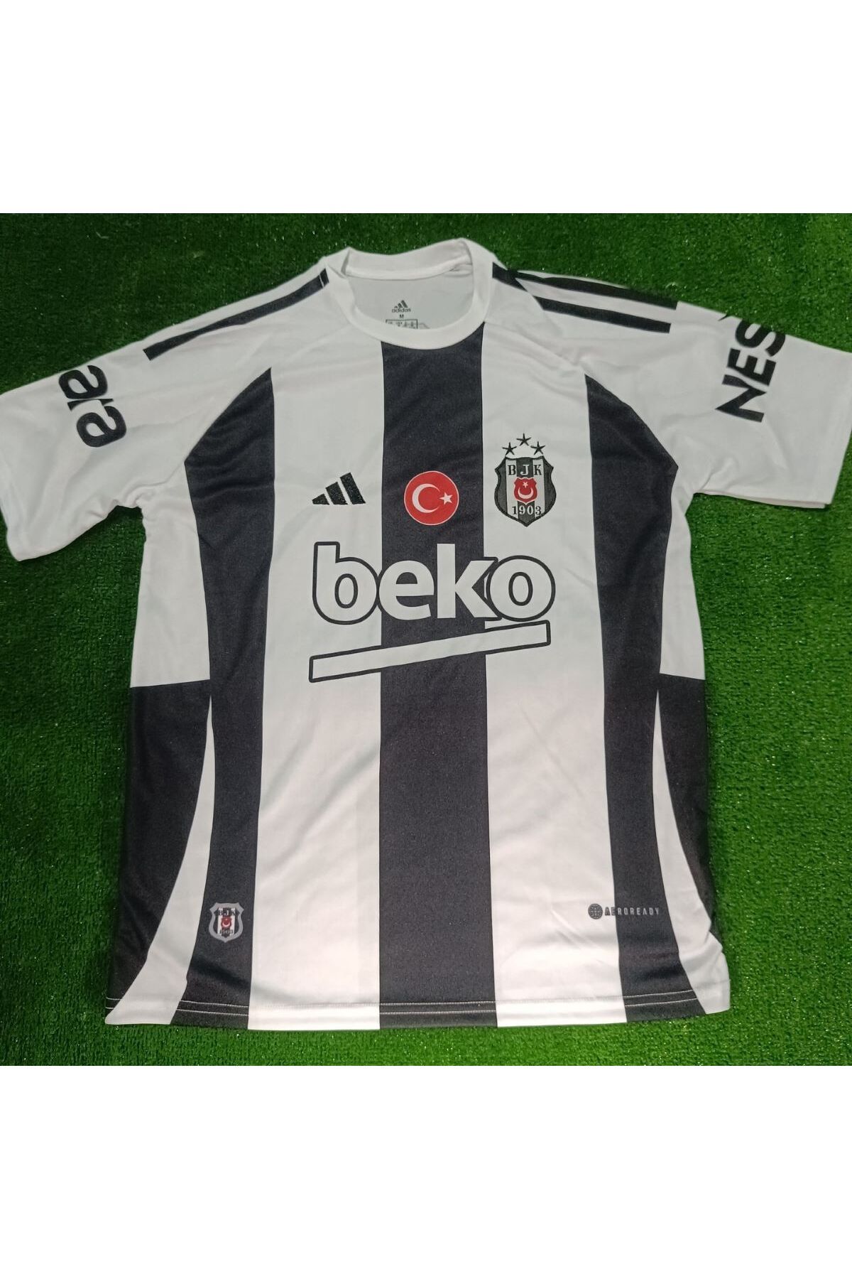 yenteks 24-25 sezon Beşiktaş. Çubuklu İç Saha Yeni Sezon Yetişkin Forma