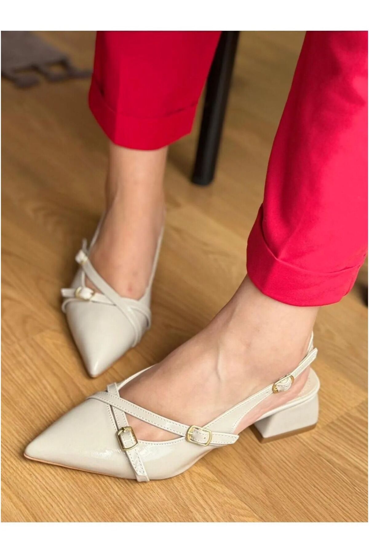LİMASHOES Arkası Açık Sivri Burunlu Kısa Blok Topuklu