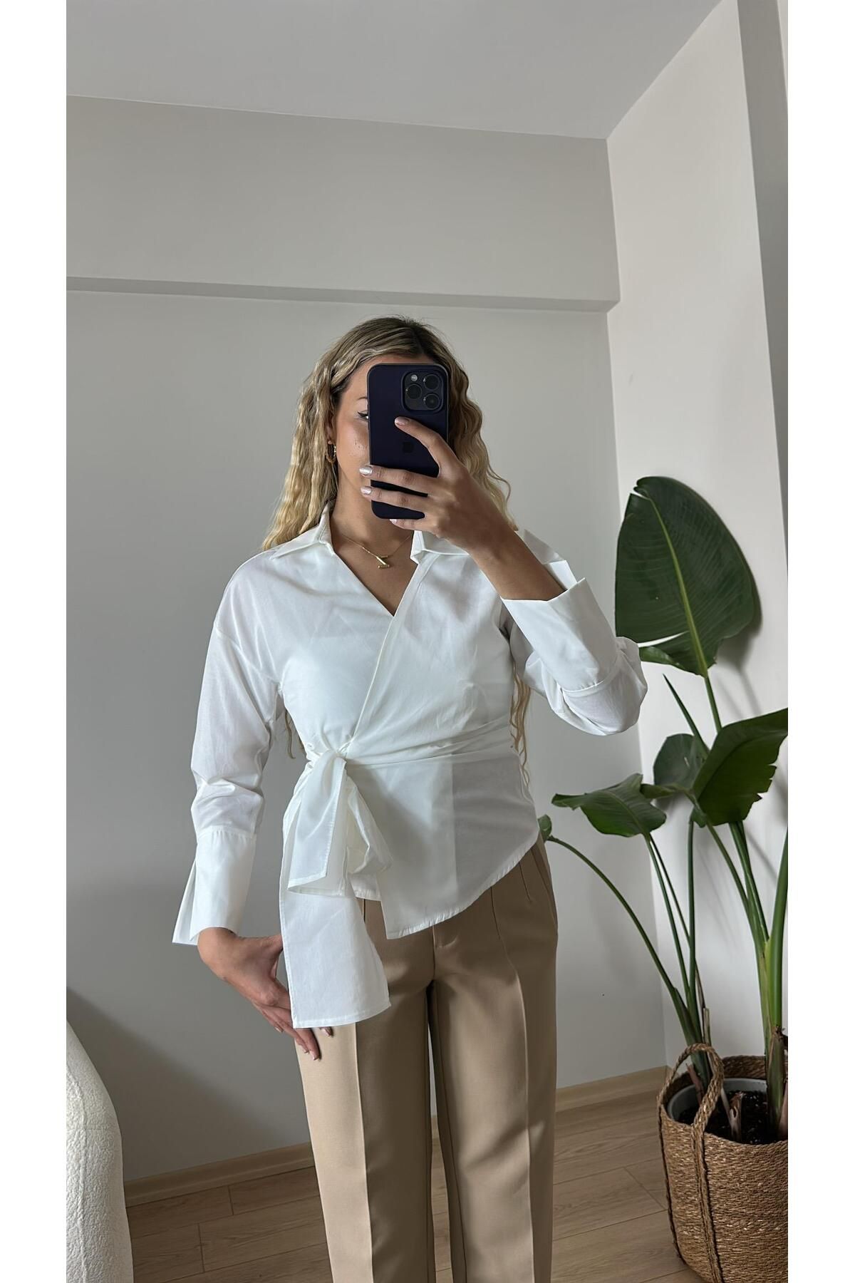 Acar Boutique Bağlama Detay Tasarım Bluz