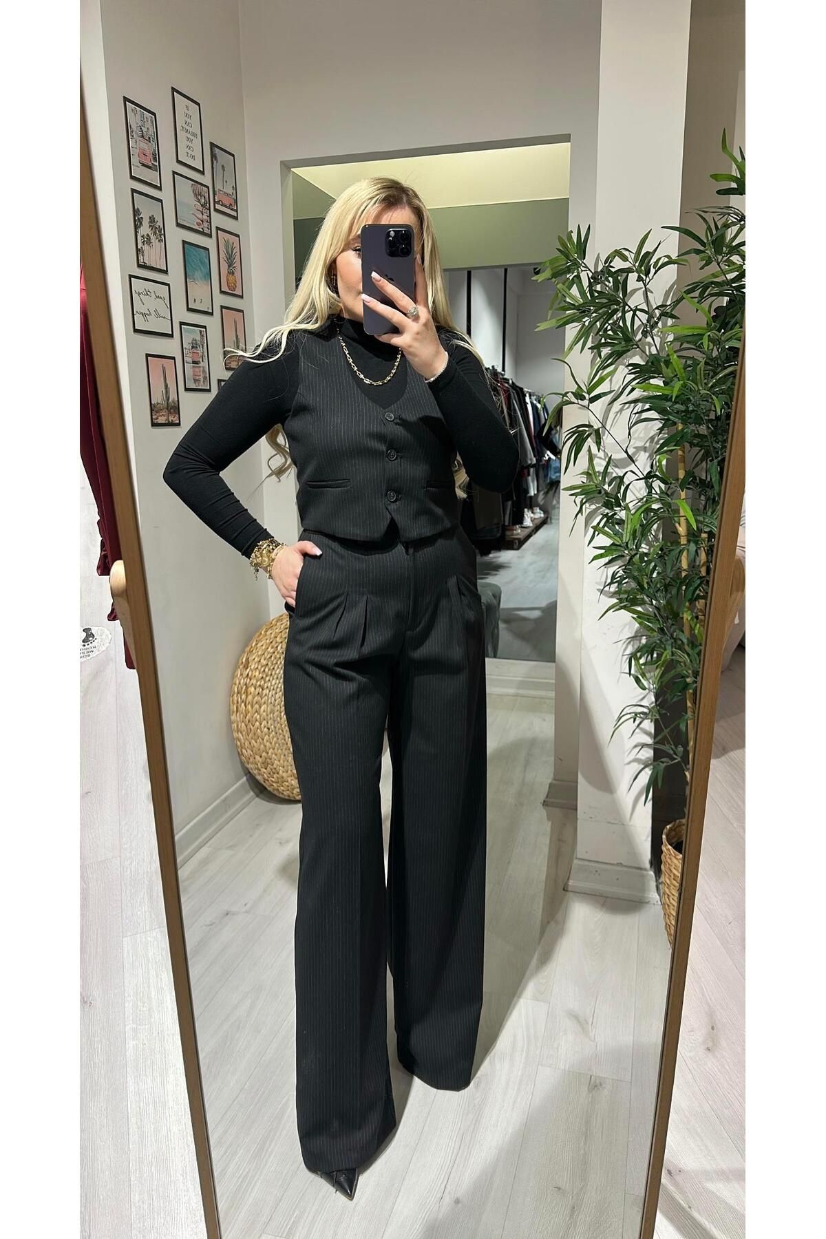 Acar Boutique Çizgili Yelekli Takım