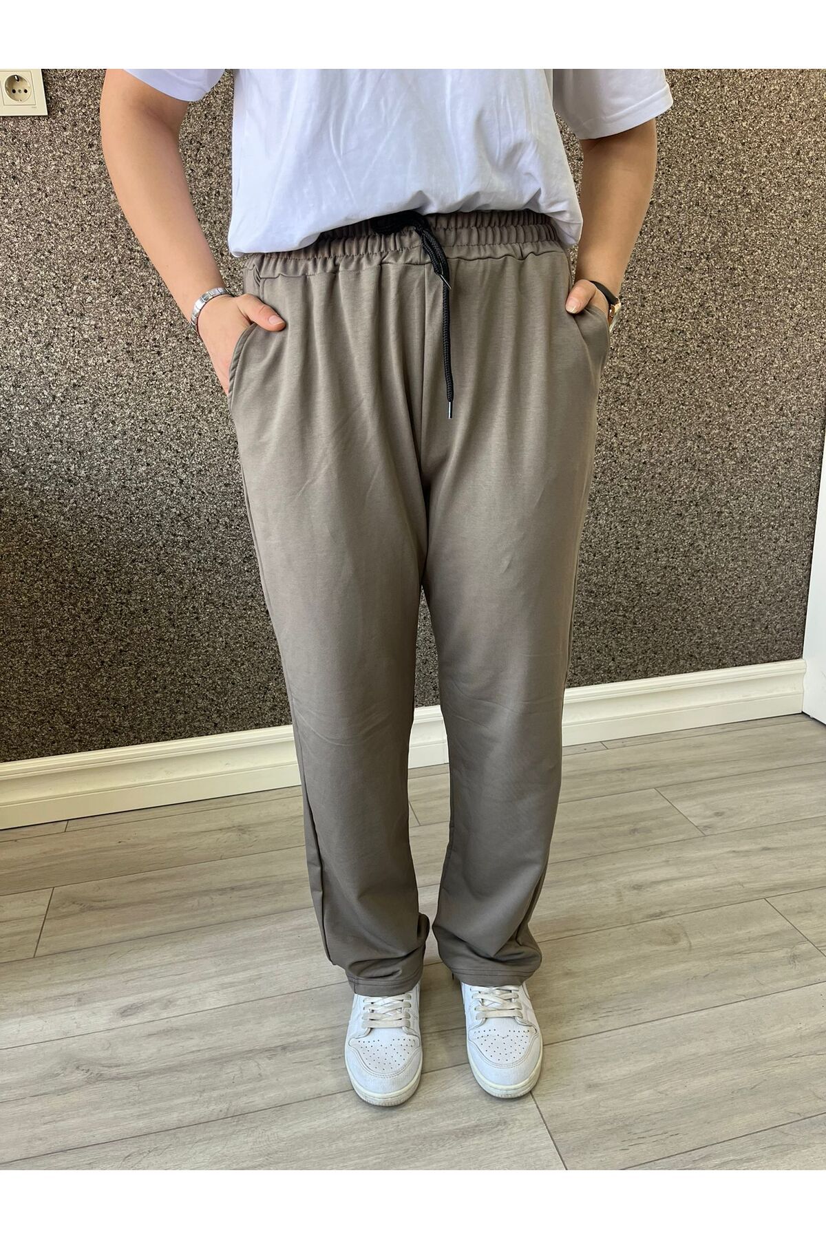 EQİ RAHAT KESİM DÜZ EŞOFMAN ALTI