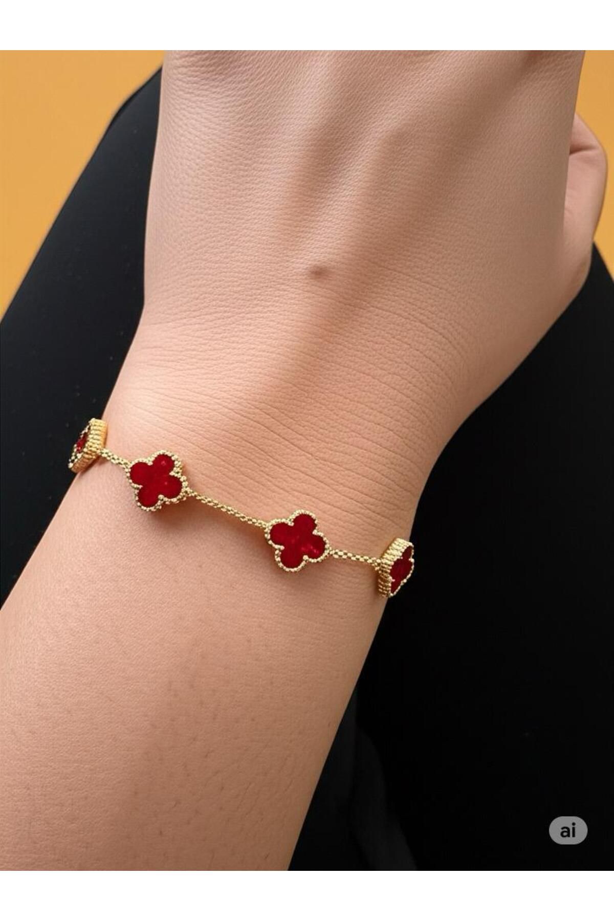 magische Gold Renk Kırmızı Taşlı Kadın Yonca Bileklik