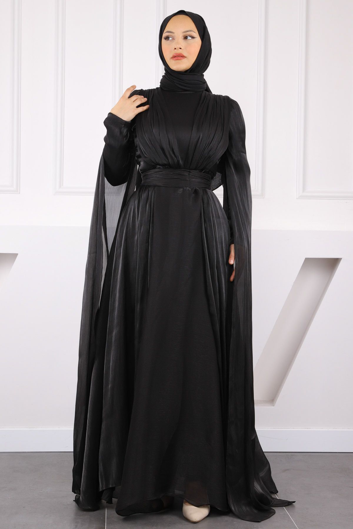 İmajButik Siyah Omuz Detaylı Drapeli Abiye