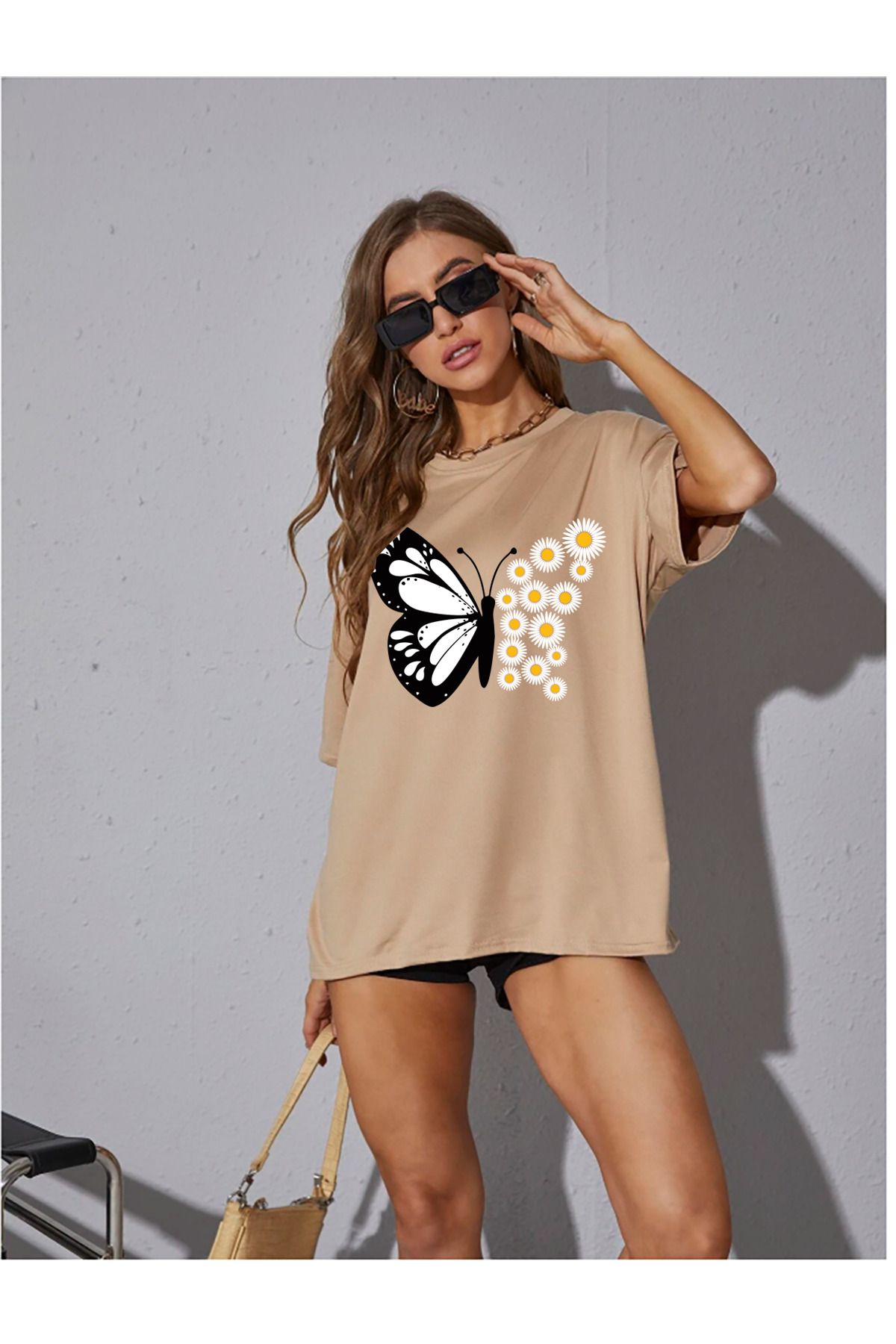 qavnas Unisex Papatya Kelebek Baskılı Rahat Kesim Bej T-Shirt