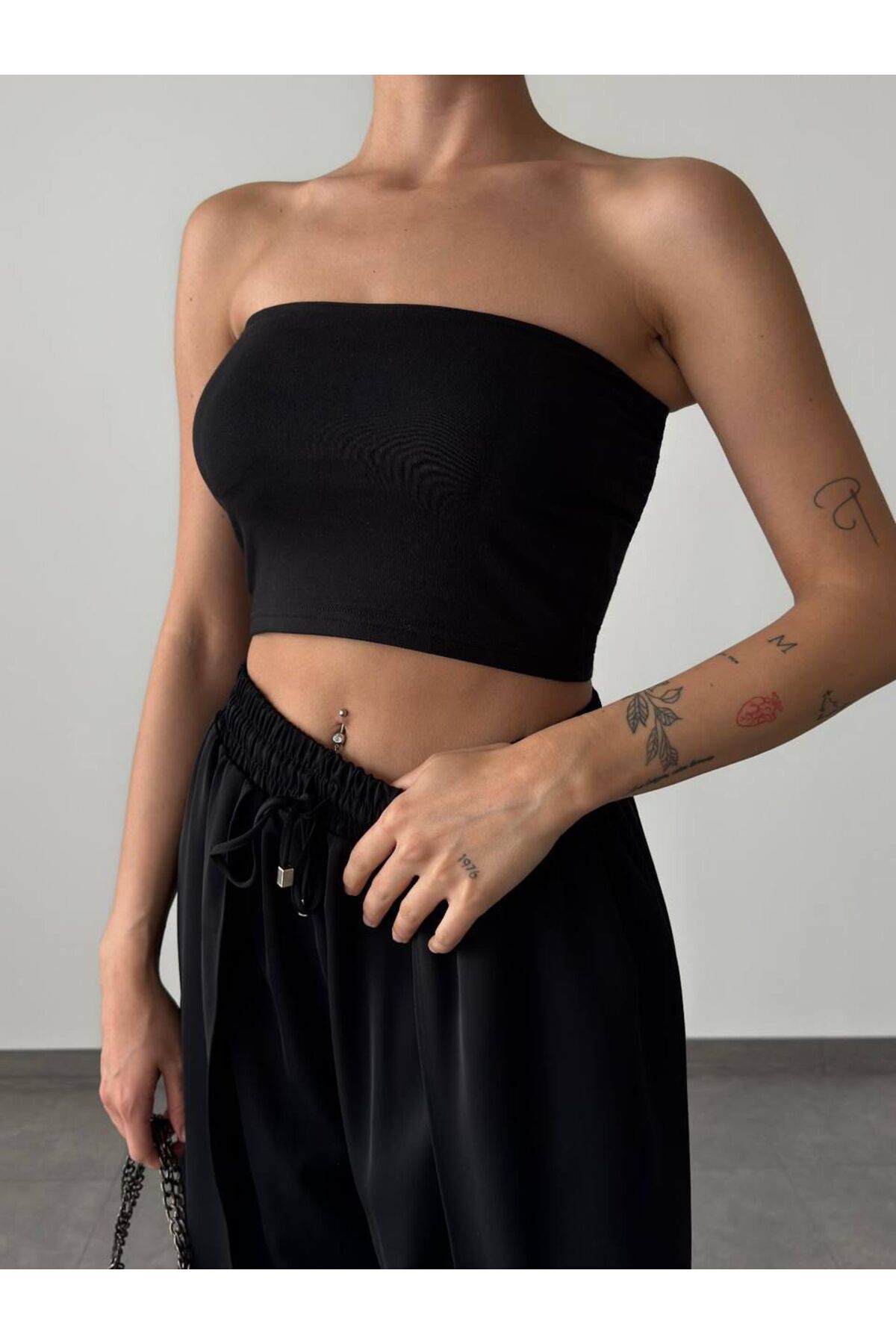 disponible Göğüs Dolgulu Kadın Siyah Straplez Crop Bluz