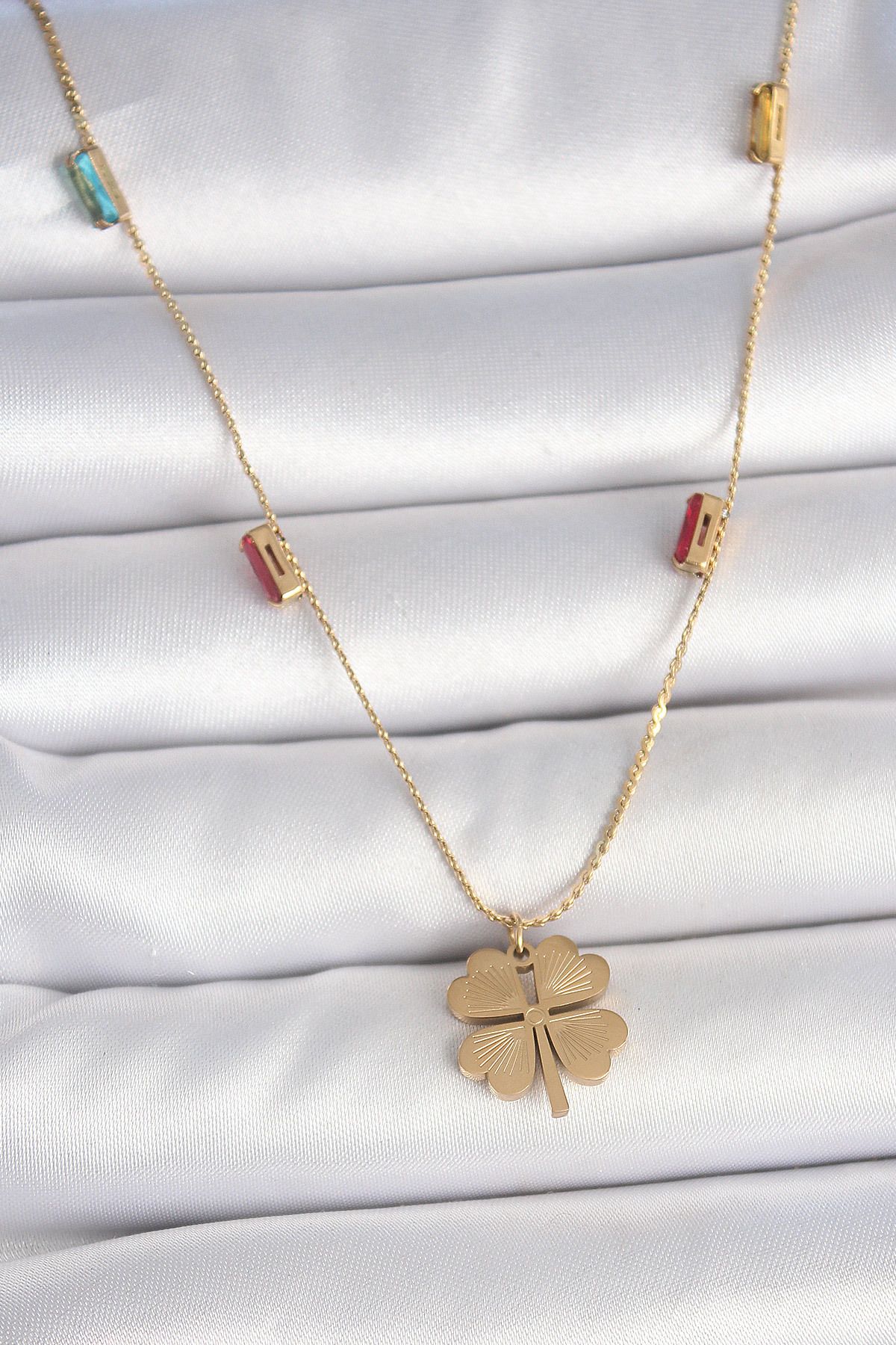 MELFSHOP 316L Çelik Gold Renk Yonca Figür Zirkon Taş Detaylı Kadın Kolye