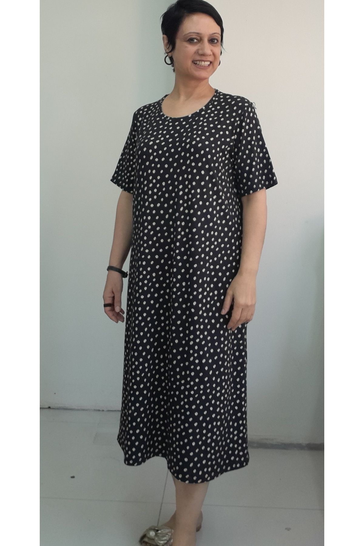 Mertcan Butik Siyah puantiyeli kısa kollu penye viskon elbise