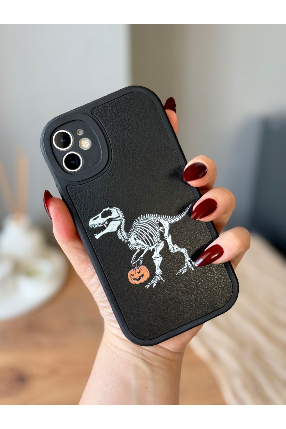 MirazTasarim IPHONE 11 SİYAH DİNAZOR DESENLİ DERİ GÖRÜNÜMLÜ KILIF