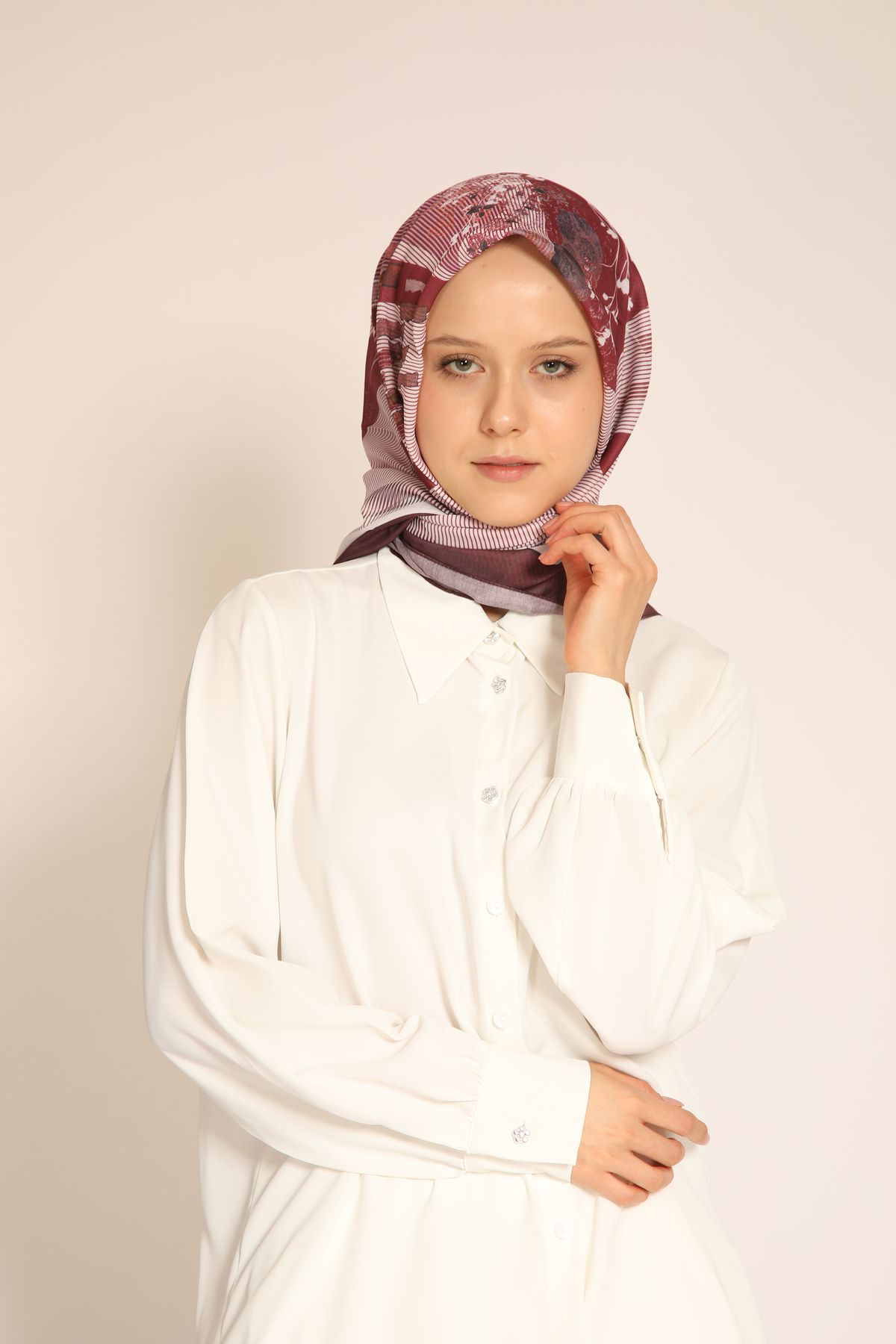 BERCHEM SCARF Bordo Çizgili Çiçek Desenli Kadın Eşarp – Modern ve Zarif Desenli Soft Eşarp Modeli