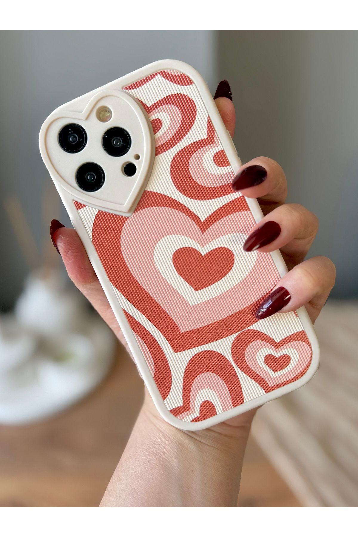 MirazTasarim IPHONE 14 PRO MAX KALP DETAYLI KALP DESENLİ EKRU KILIF