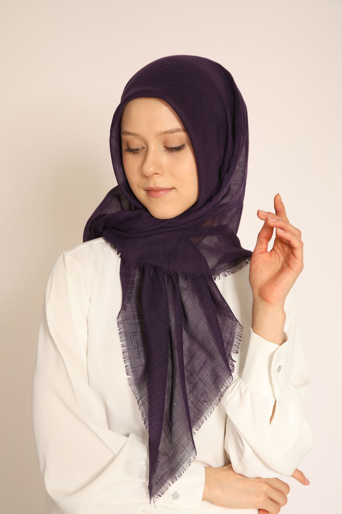 BERCHEM SCARF Flamlı Pamuklu Düz Renk Soft Eşarp – Terletmeyen, Kaymaz, Mevsimlik Rahat Kullanım