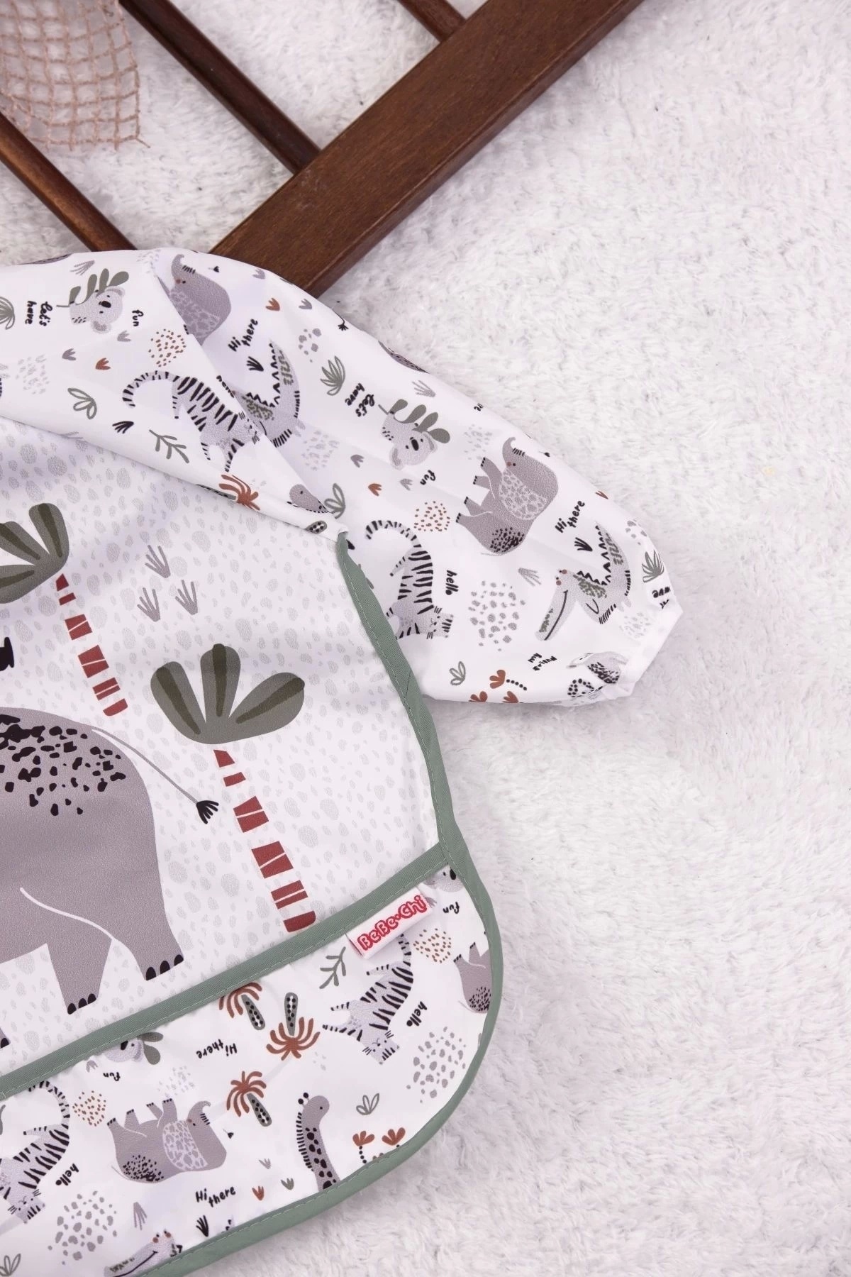 Bebechi Yeşil Safari Sıvı Geçirmez Mama Ve Aktivite Önlüğü 6-24 Ay fotoğrafı 3 (önizleme)