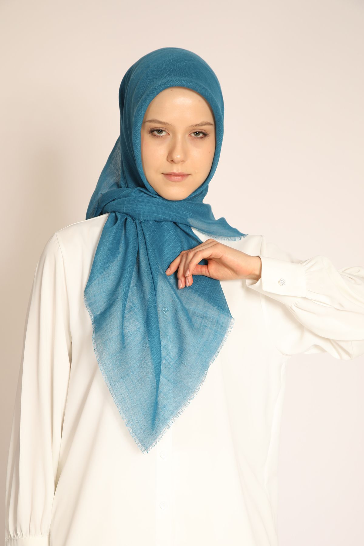 BERCHEM SCARF Flamlı Pamuklu Düz Renk Soft Eşarp – Terletmeyen, Kaymaz, Mevsimlik Rahat Kullanım