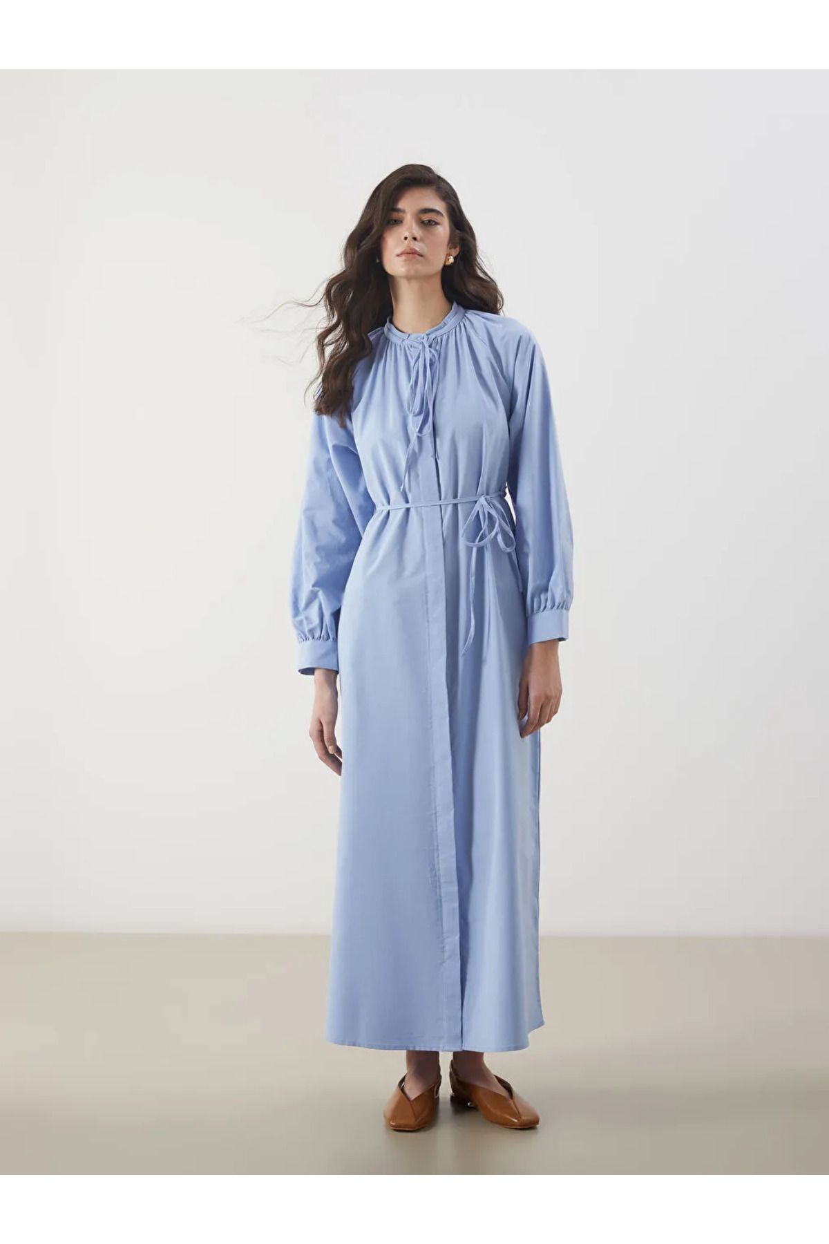 LC Waikiki LCW Modest Mavi Bağlamalı Yaka Poplin Gömlek Elbise