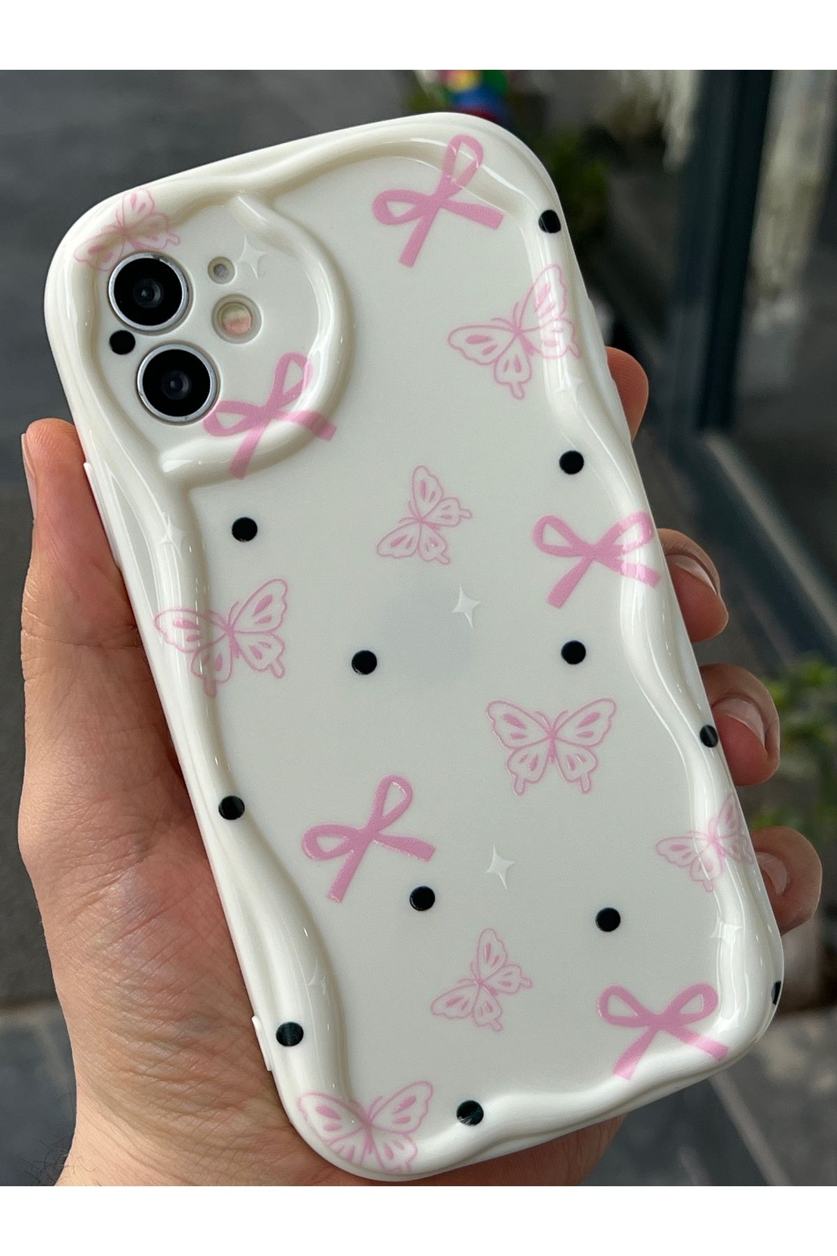 EDELFU iPhone 13 ve 14 için Desenli Yanları Dalgalı Silikon Kapak Koruyucu ve Darbeye Dayanıklı Kılıf