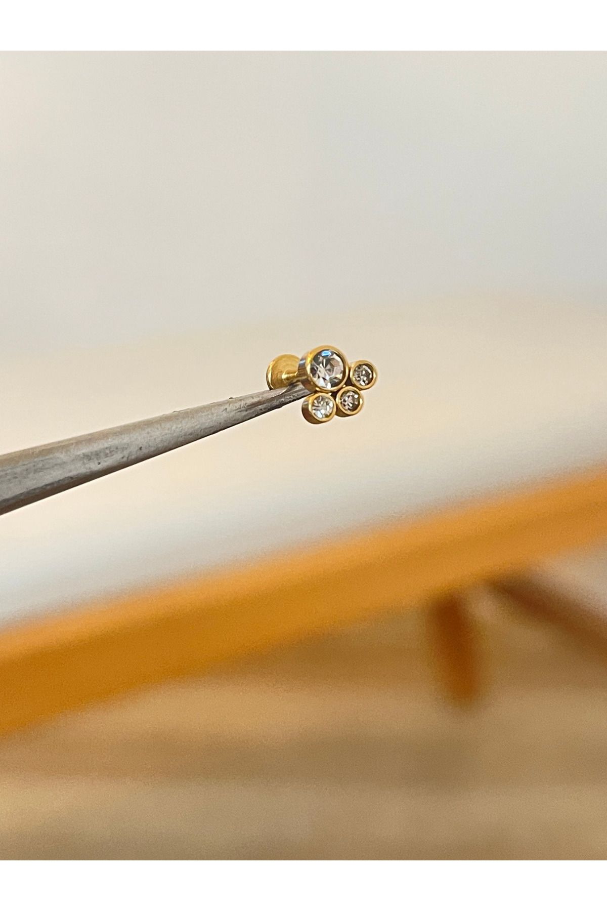 Rupen Kraft 316 L Cerrahi Çelik Zirkon Taşlı Gold Conch Kıkırdak Dudak Helix Tragus Piercingi