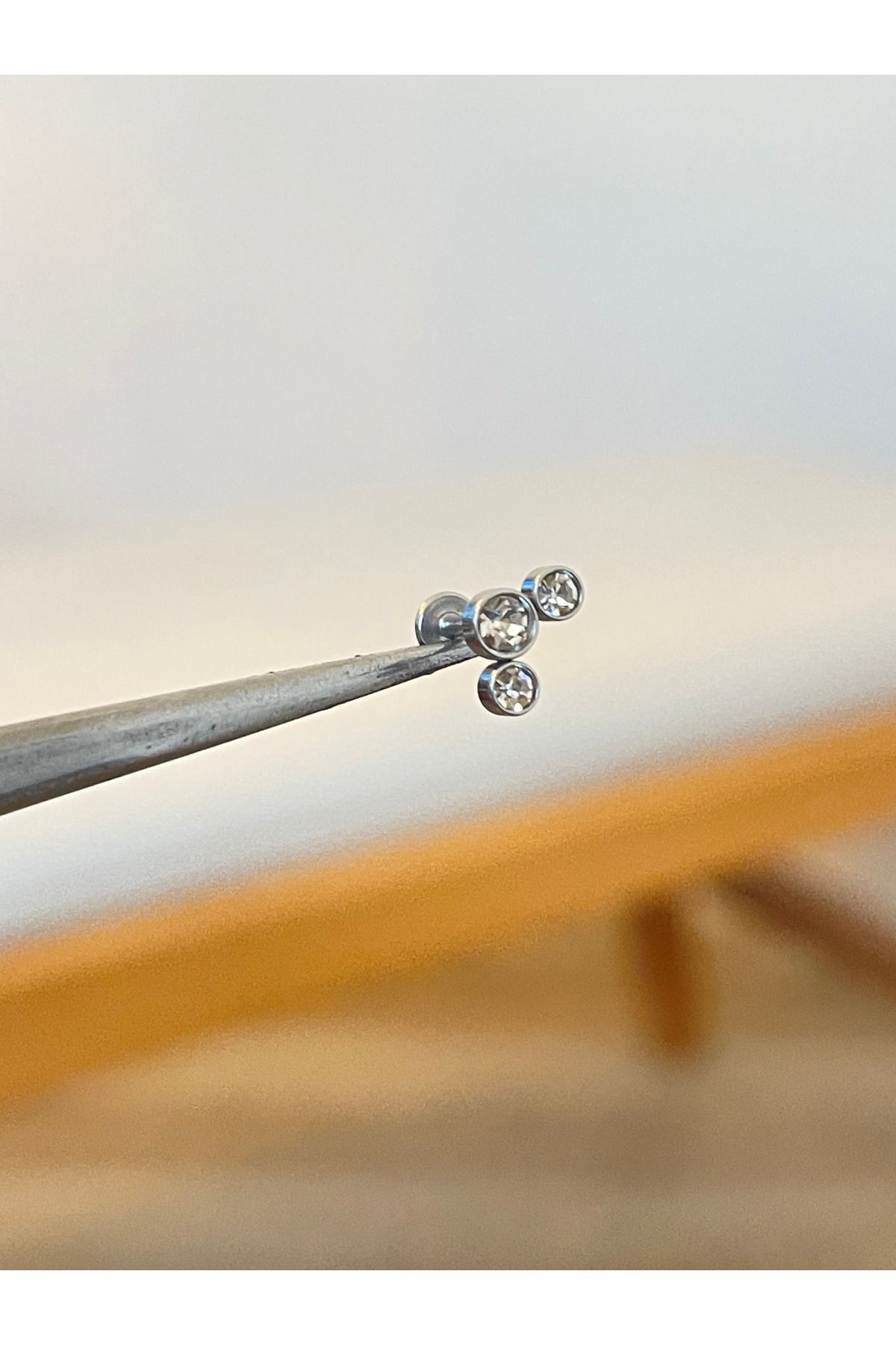 Rupen Kraft 316 L Cerrahi Çelik Zirkon Taşlı Asimetrik Model Tragus Helix Kıkırdak Dudak Piercingi