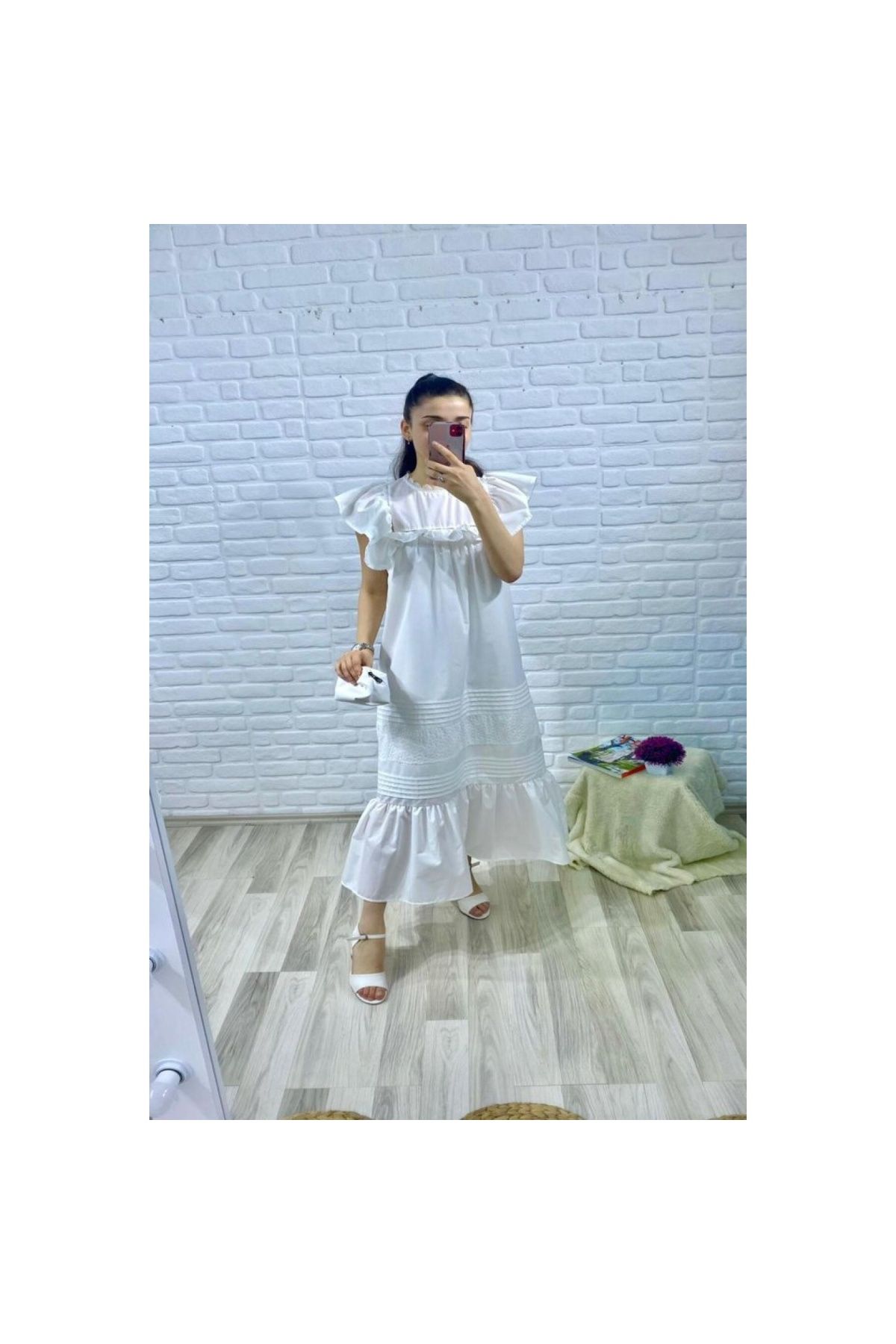LUCKY LİFE Beyaz Omuzu Fırfır Detaylı Ve Büzgülü Elbise