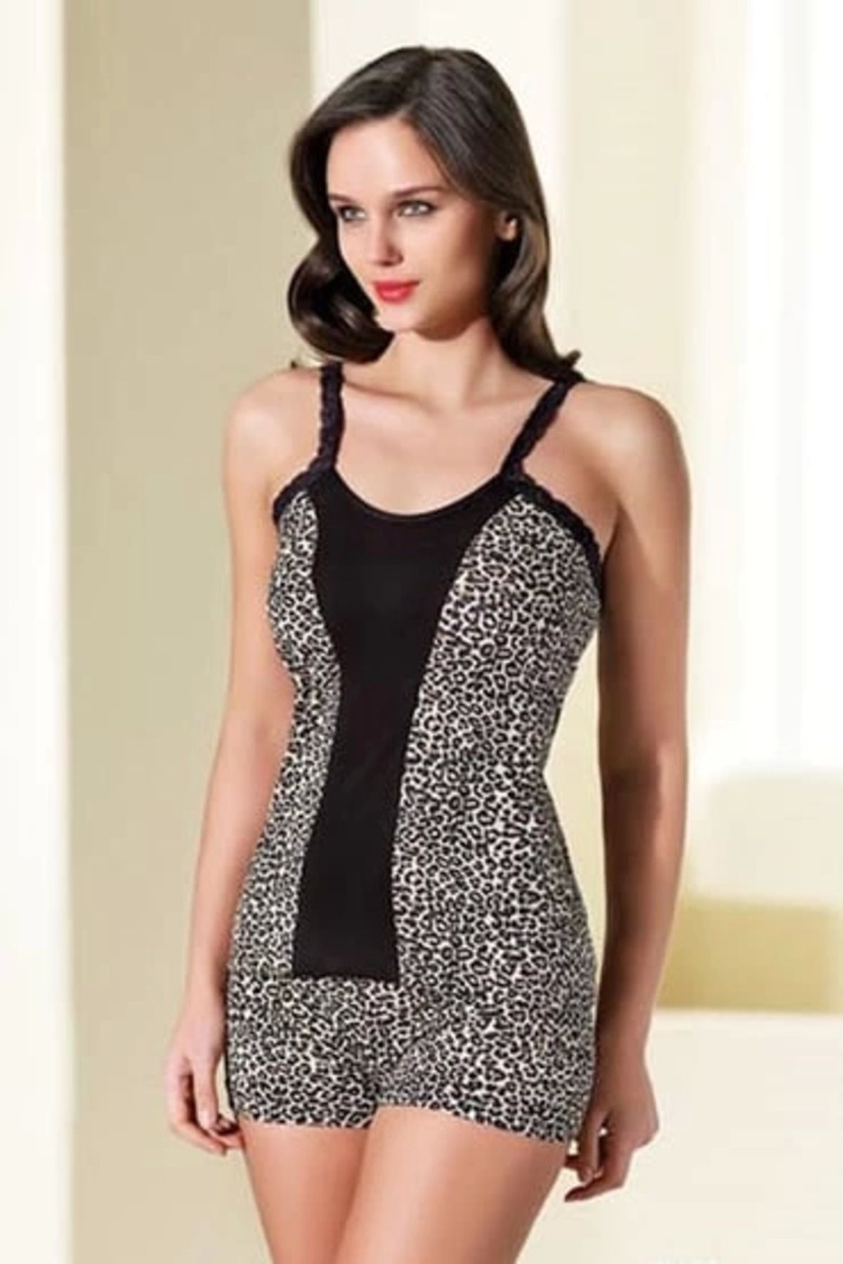Moda Şahsenem Şahinler Leopar Şortlu Takımı