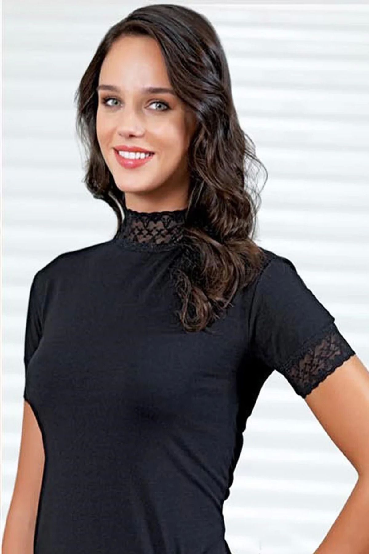 Moda Şahsenem Şahinler Dantelli Yarım Kollu Atlet B629