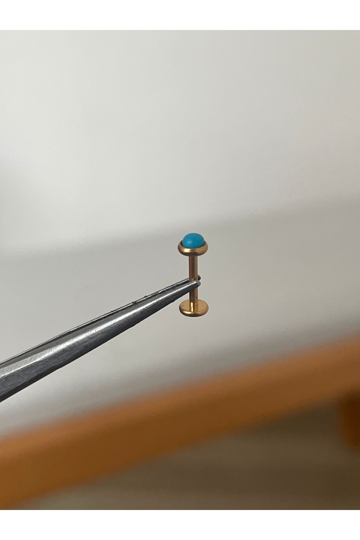 Rupen Kraft 316 L Cerrahi Çelik Doğal Taş Turkuaz Taşlı Altın Renk Tragus Helix Kıkırdak Piercing