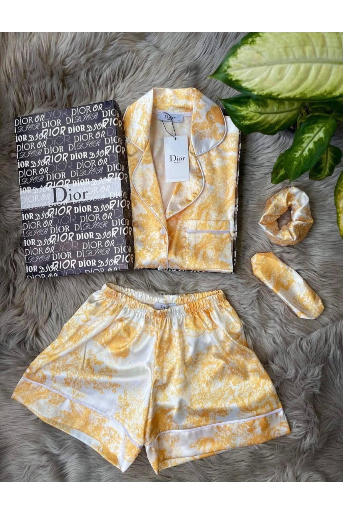 Butik SATEN ŞORTLU PİJAMA TAKIMI