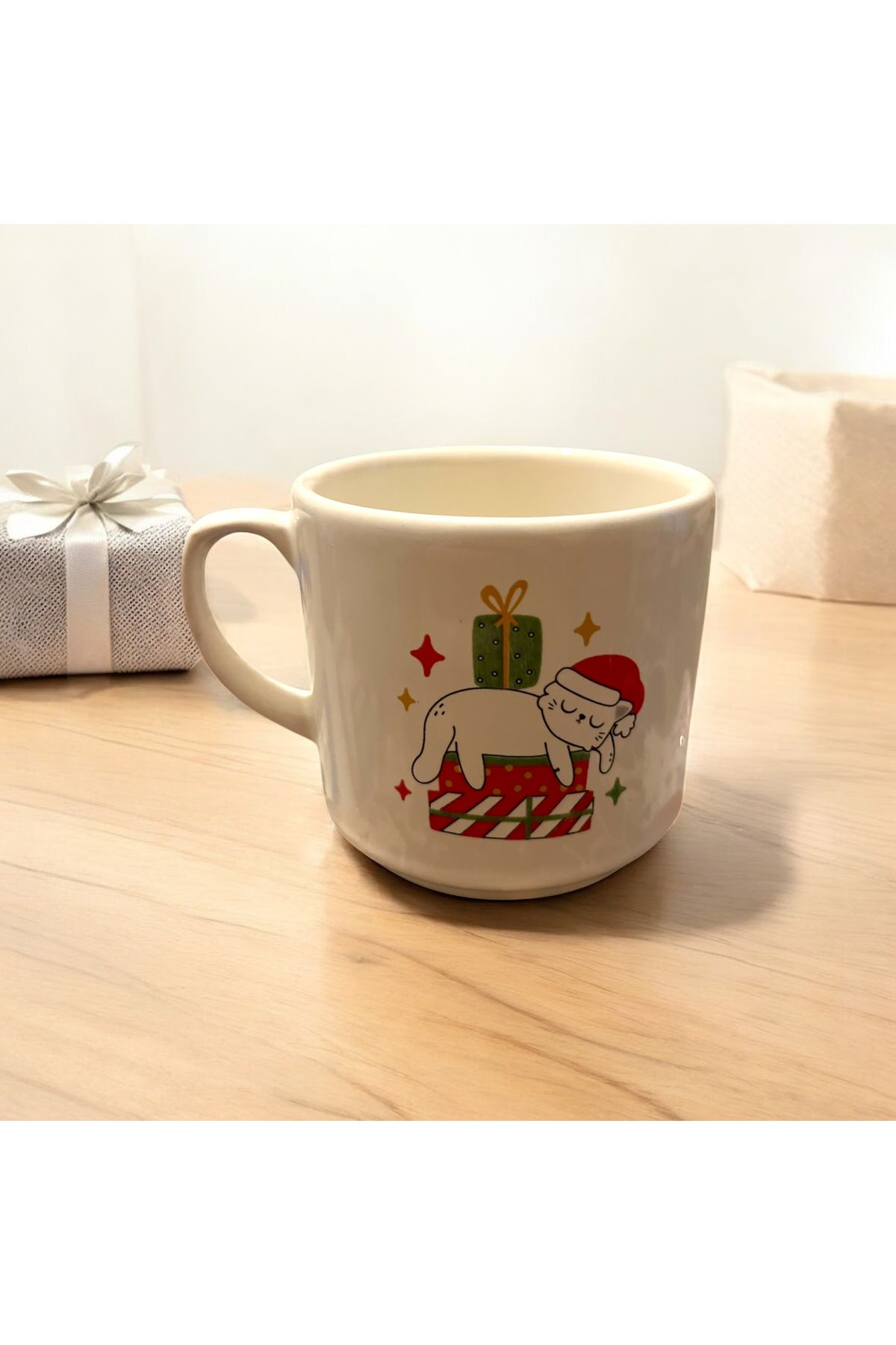 Giftorium Group Tembel Kedi Yılbaşı Konseptli Kupa Bardak Mug 200 Ml